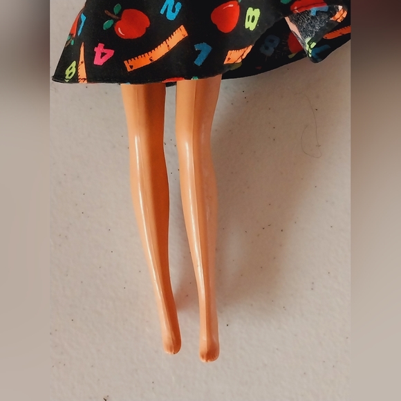 Vintage teacher barbie doll - Picture 7 of 10
